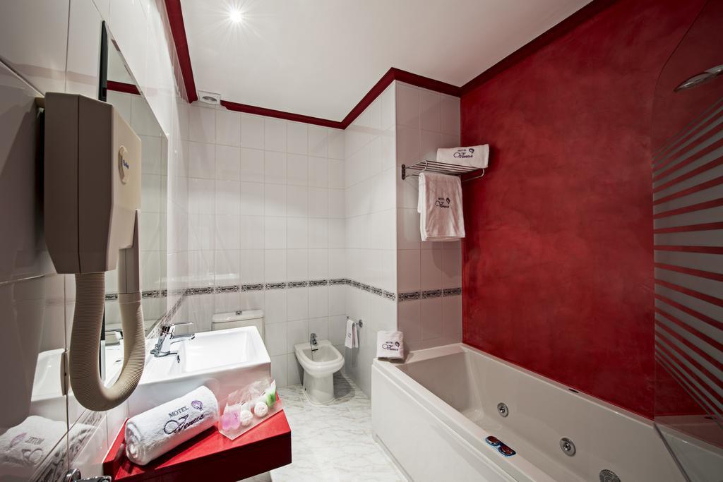 Motel Venus La Coruna Guísamo Værelse billede